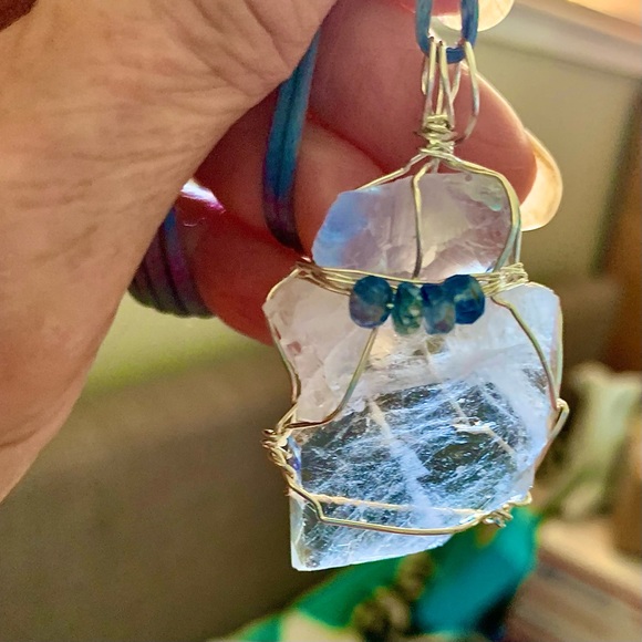 Blue Fluorite, Faden Quartz & Kyanite Bead Necklace - Picture 3 of 14